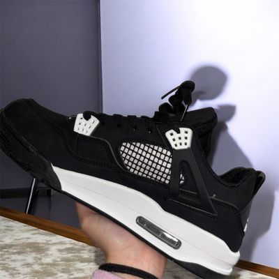 Jordan 4 black