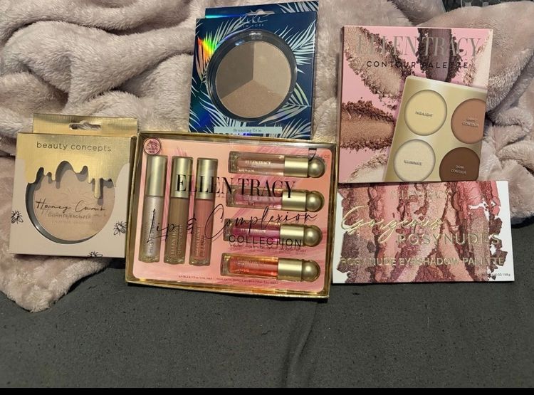 Ellen Tracy Complexion Collection Makeup Set plus 2x bronzers