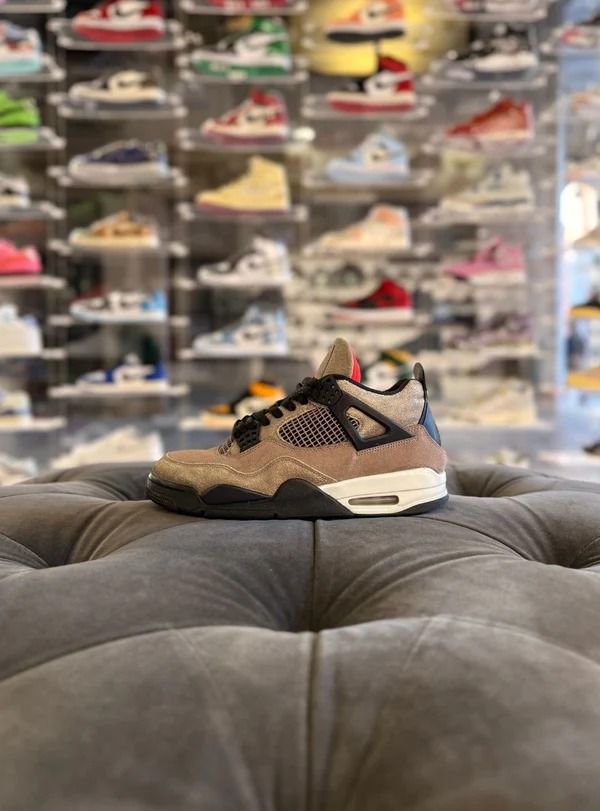 Air Jordan 4 Retro Taupe Haze - Usato 9/10