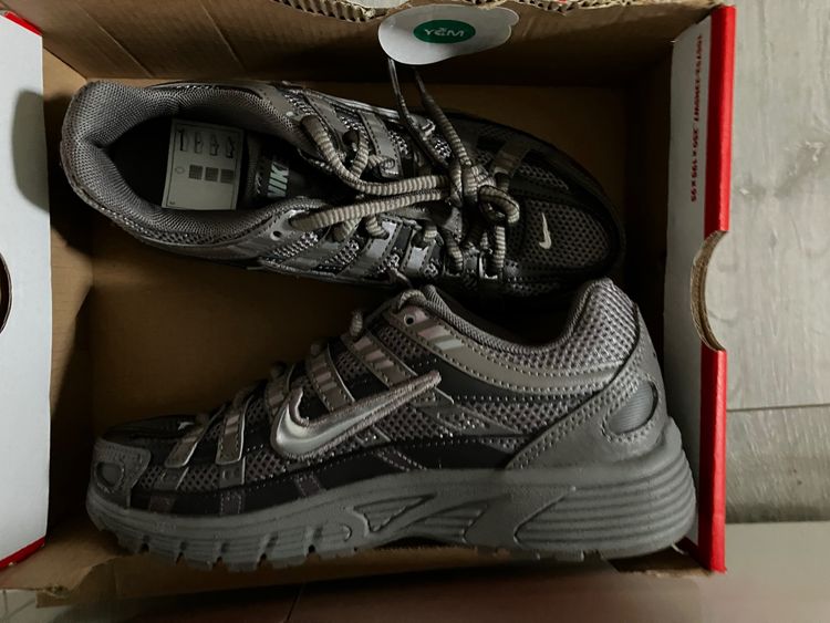 p6000 Nike Grey Running Shoes