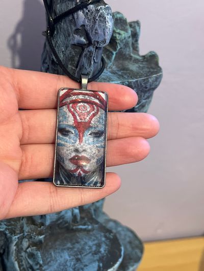 BRAND NEW UNIQUE GLASS NECKLACE HANDMADE