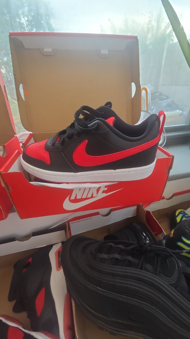 Nike Nike Black And Red court boroughs uk 5 product image