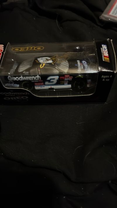 Dale Earnhardt Sr. #3 Goodwrench Oreo Monte Carlo Die-Cast – Official NASCAR Collectible Description: 2