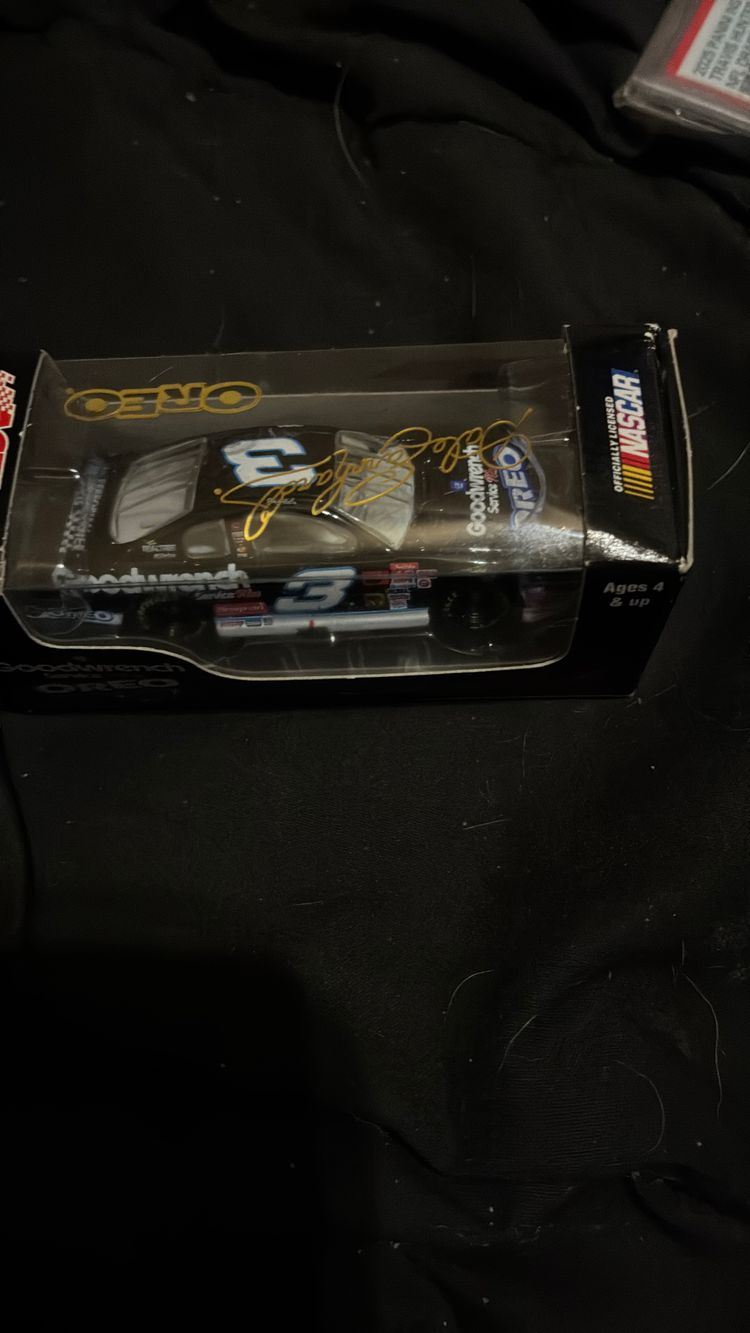 Dale Earnhardt Sr. #3 Goodwrench Oreo Monte Carlo Die-Cast – Official NASCAR Collectible Description: