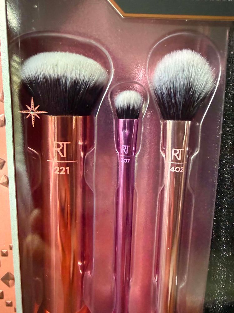 Real Techniques Limited Edition Luminous Brush Set With Brush Bag 2