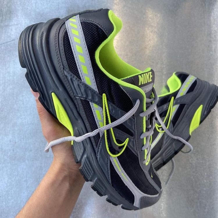 Nike Initiator 6