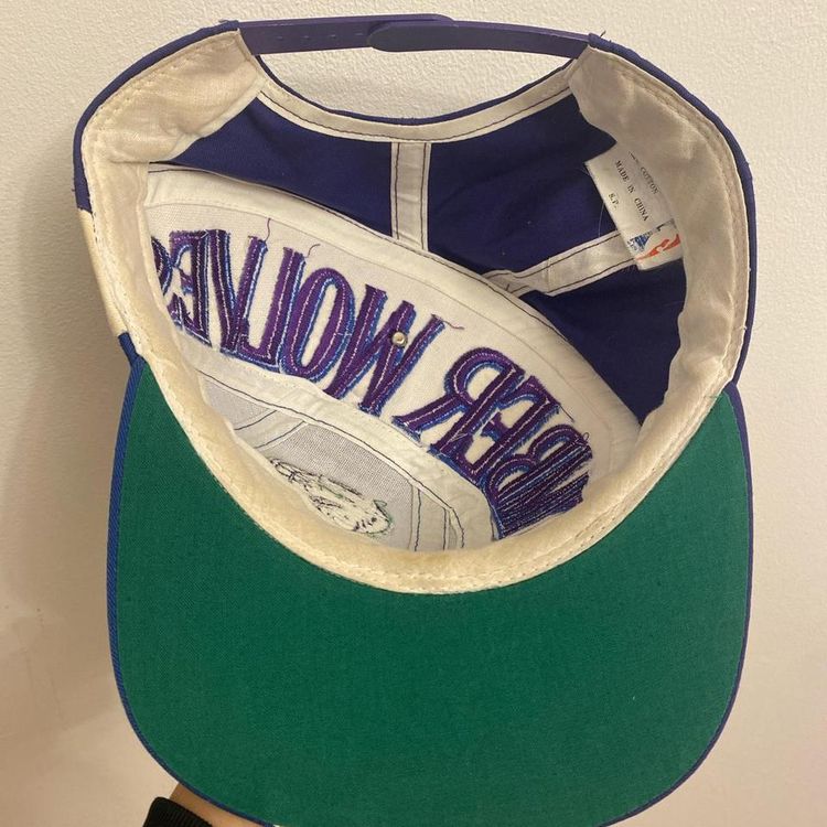Vintage nba Minnesota timberwolves fully embroidered SnapBack cap. 4