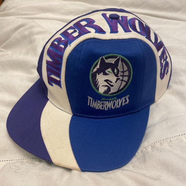 Vintage nba Minnesota timberwolves fully embroidered SnapBack cap. 1