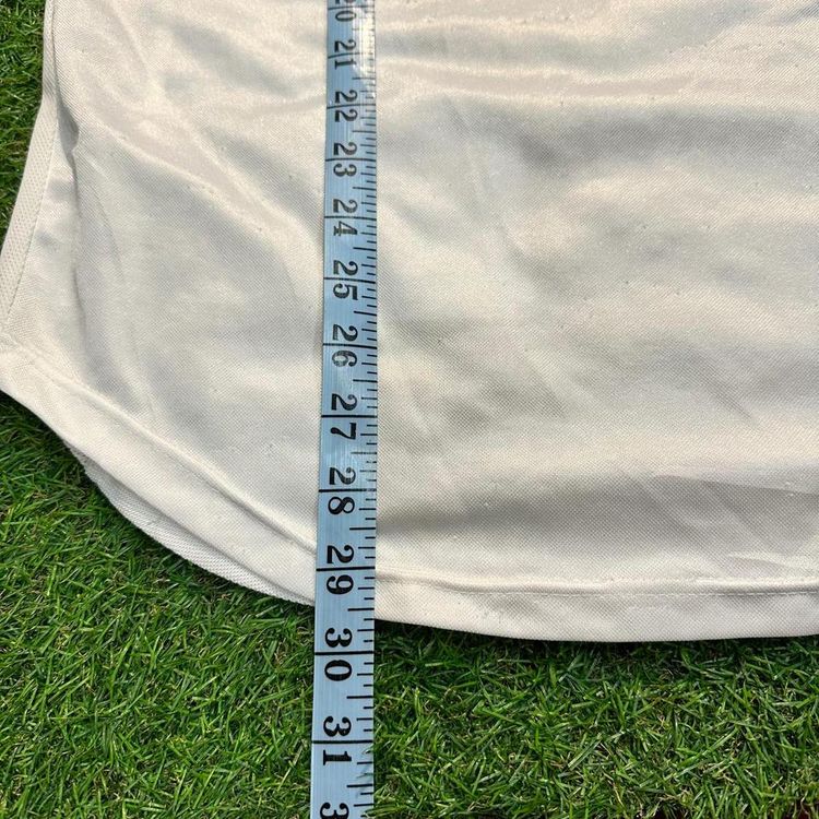 Vintage Italy national 2002 football/soccer shirt/jersey by puma. Has a small hole on the bottom of 7