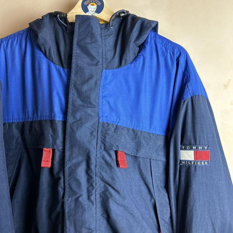 Immagine di Vintage Tommy Hilfiger embroidered patch logo zip up cargo jacket 2