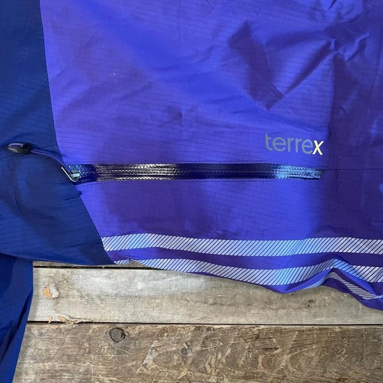 Adidas Terrex Goretex Taped Seam Waterproof Jacket image 4