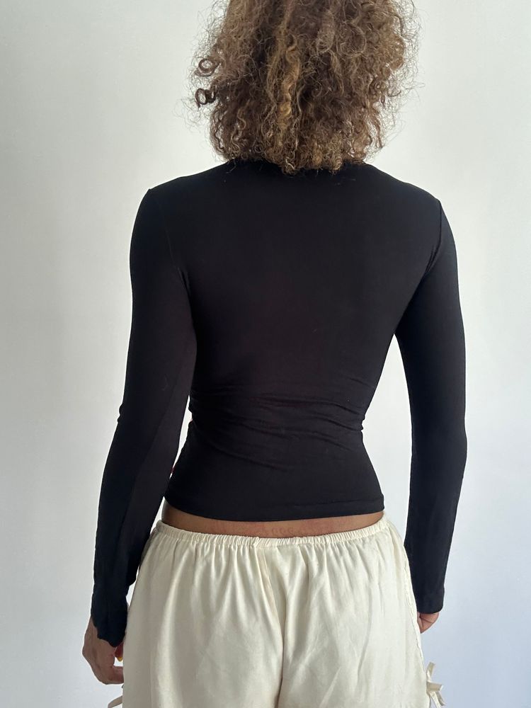 💻‼️ | small black long sleeve top with pink vest overlay detail image 3