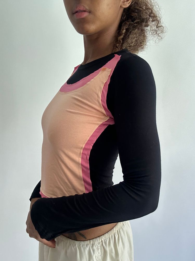 💻‼️ | small black long sleeve top with pink vest overlay detail image 6