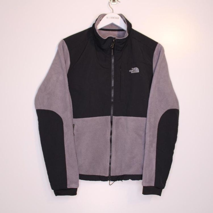 The North Face Denali fleece black/grey womens medium winter ready. nice piece in excellent conditio image 1