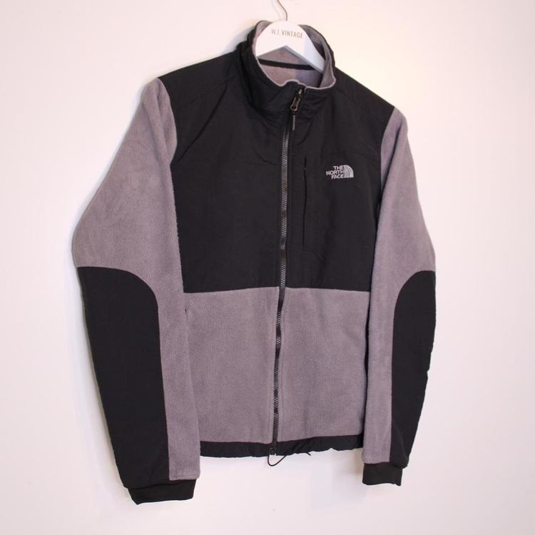 The North Face Denali fleece black/grey womens medium winter ready. nice piece in excellent conditio image 2