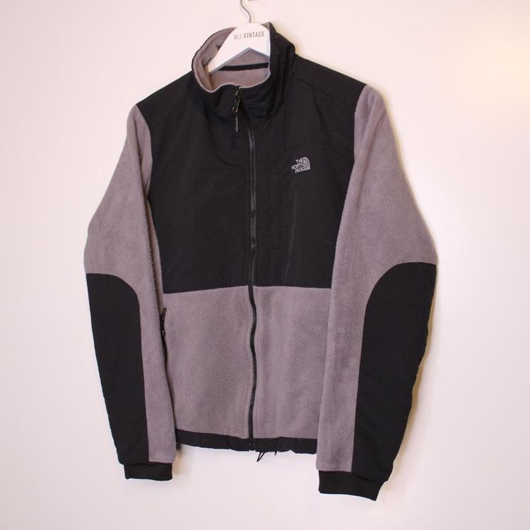 The North Face Denali fleece black/grey womens medium winter ready. nice piece in excellent conditio image 3