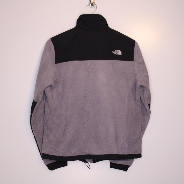 The North Face Denali fleece black/grey womens medium winter ready. nice piece in excellent conditio image 5