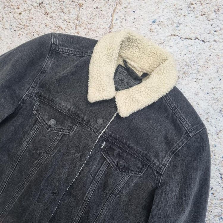 Levi's Sherpa Lined Denim Trucker Jacket - Medium - Black image 2