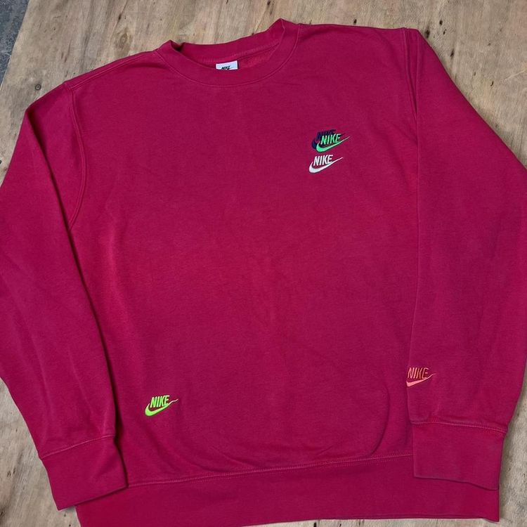 RARE Nike Club International Graphic Sweatshirt 3