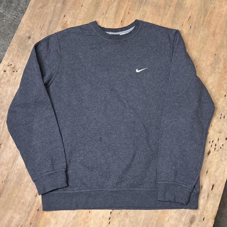 Vintage Nike Swoosh Embroidered Graphic Sweatshirt