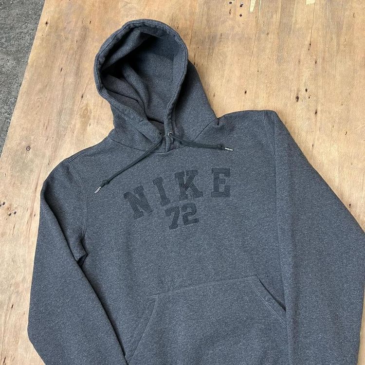 Vintage Nike Club 1972 Embroidered Hoodie imagen 2