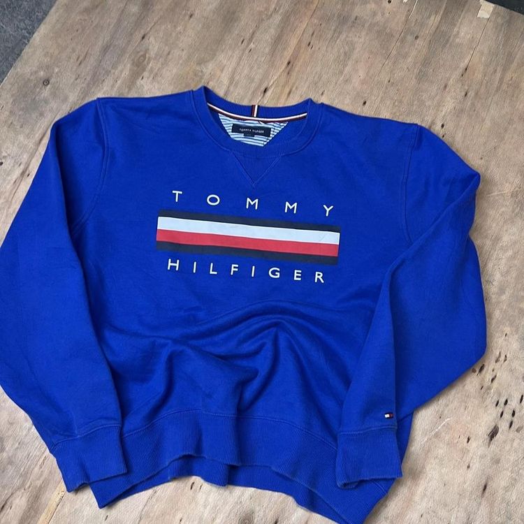 Vintage Tommy Hilfiger Embroidered Graphic Printed Sweatshirt image 2