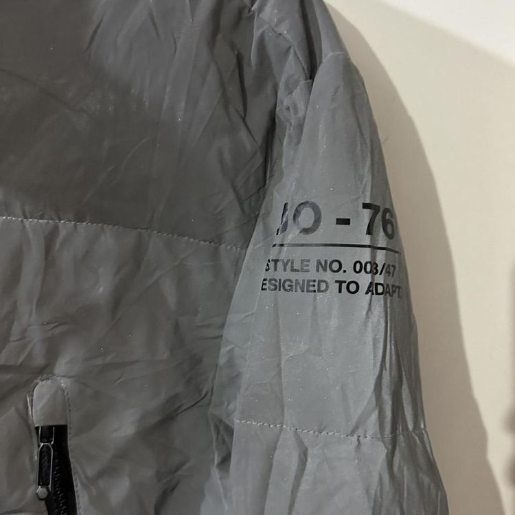Urban Outfitters reflective metallic cropped puffer image 4