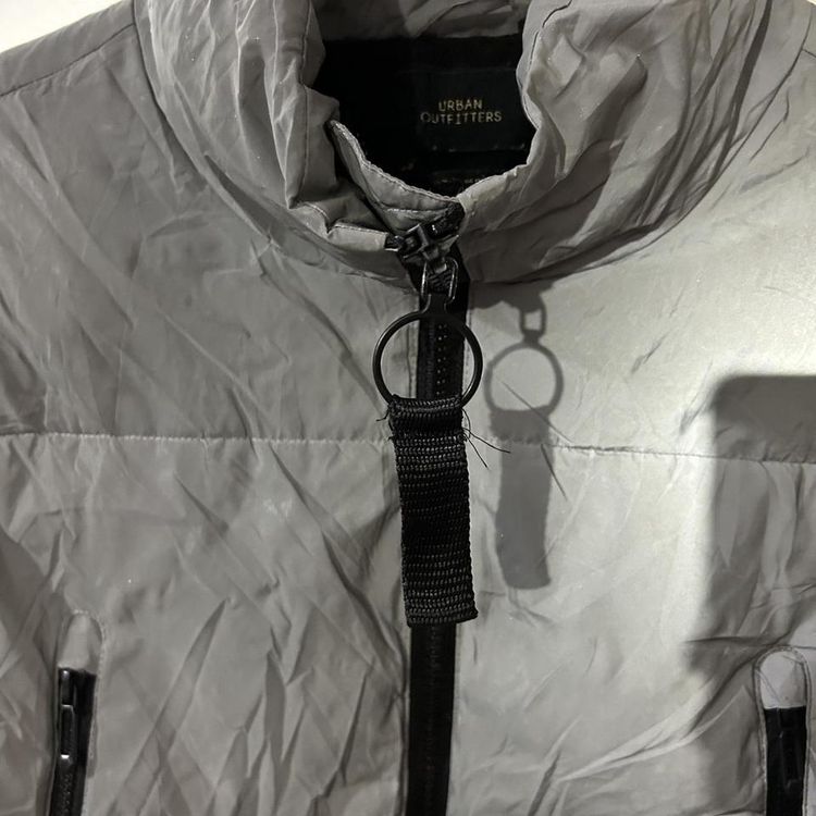 Urban Outfitters reflective metallic cropped puffer image 5