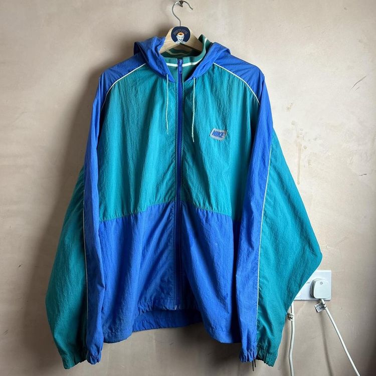 Vintage Nike hooded windbreaker track jacket