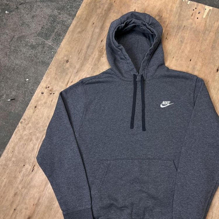 Like New Nike Club Embroidered Logo Hoodie imagen 2