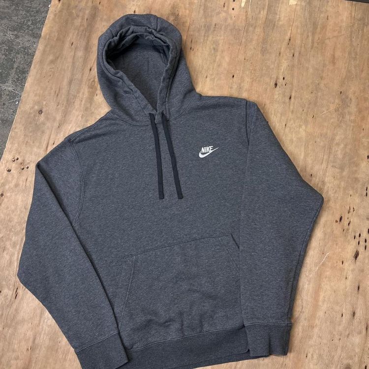 Like New Nike Club Embroidered Logo Hoodie imagen 7