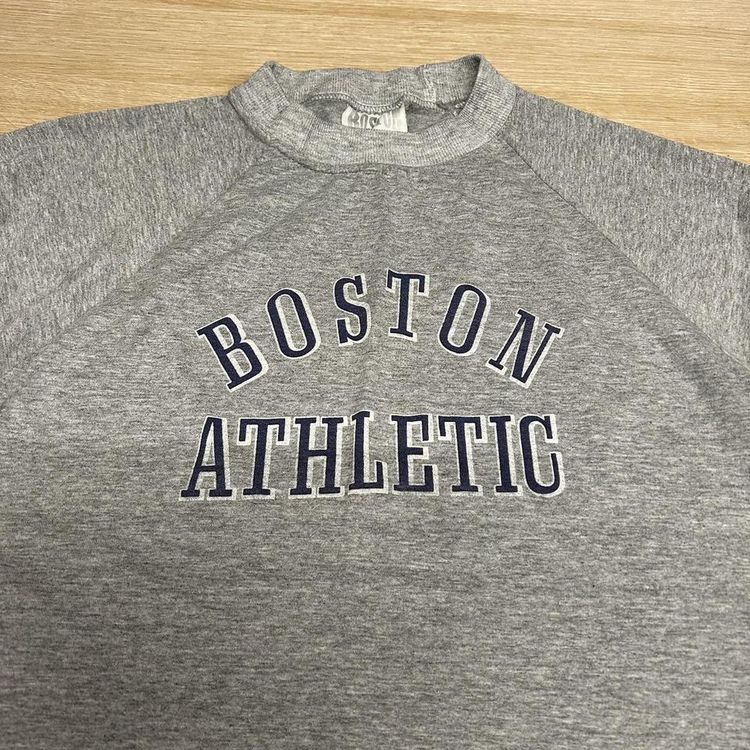 Vintage 90s Boston graphic print grey tshirt. 3