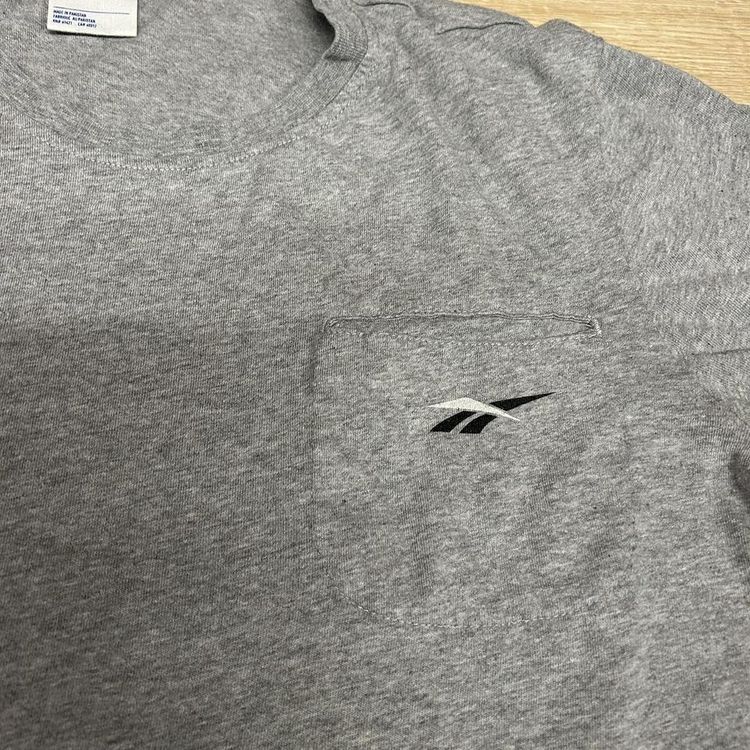 Reebok grey graphic print small pocket tshirt. image 2