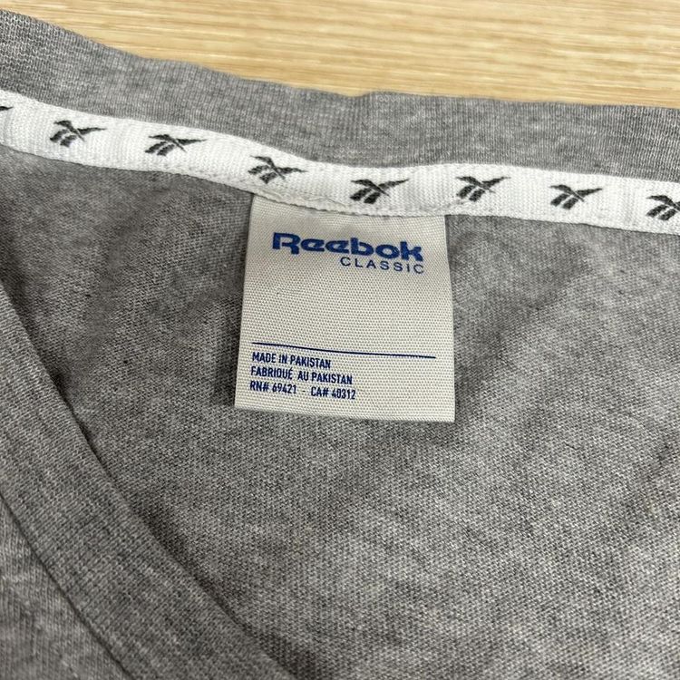 Reebok grey graphic print small pocket tshirt. image 3