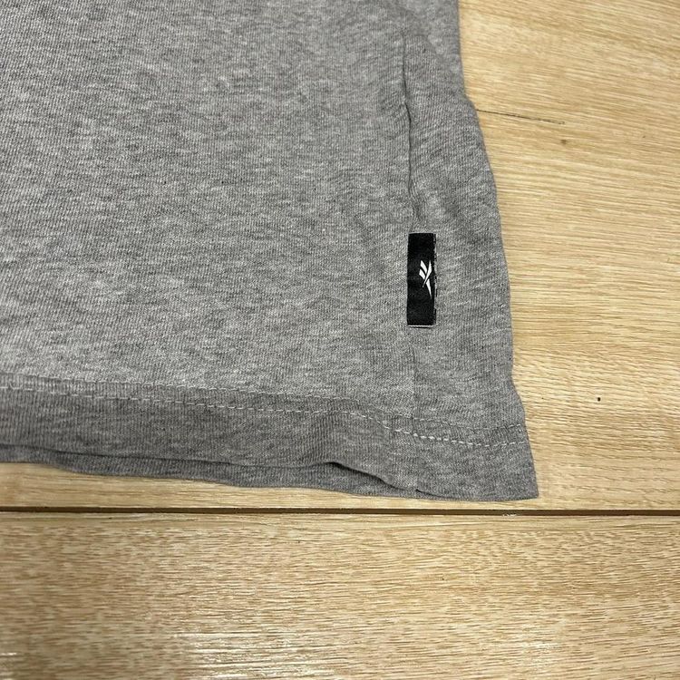 Reebok grey graphic print small pocket tshirt. image 5
