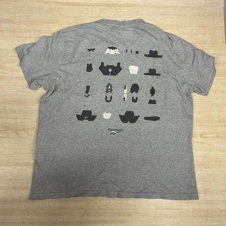 Reebok grey graphic print small pocket tshirt. image 7