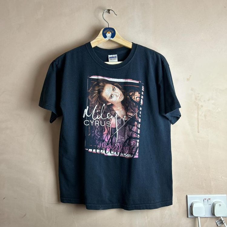 Vintage Y2K Miley Cyrus Wonderworld band music tour graphic t shirt