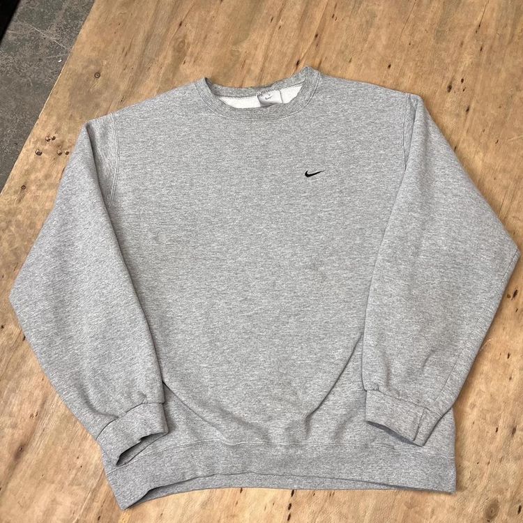 Vintage Nike Swoosh Embroidered 2000s Sweatshirt