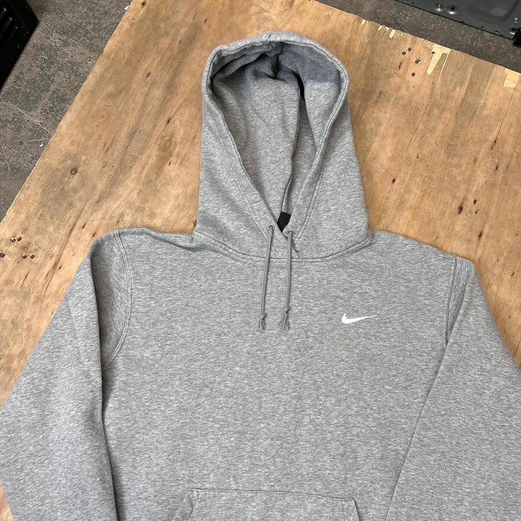 Like New Nike Swoosh Embroidered Logo Hoodie image 4