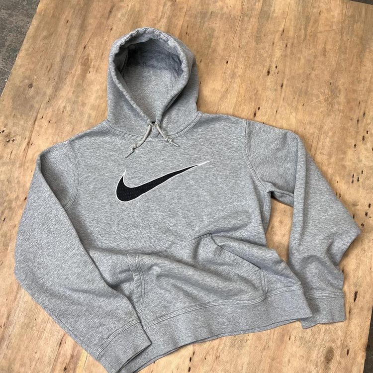 Vintage Nike Swoosh Embroidered Graphic Hoodie imagen 2