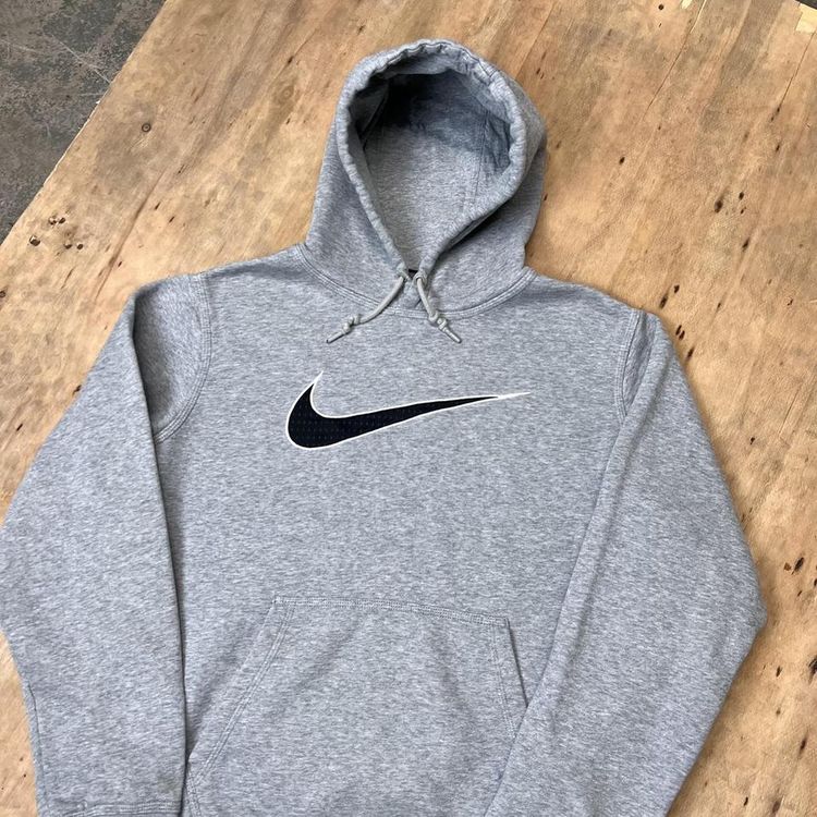 Vintage Nike Swoosh Embroidered Graphic Hoodie imagen 3