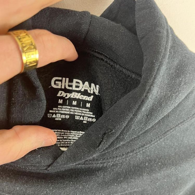 Black Gildan hoodie 5