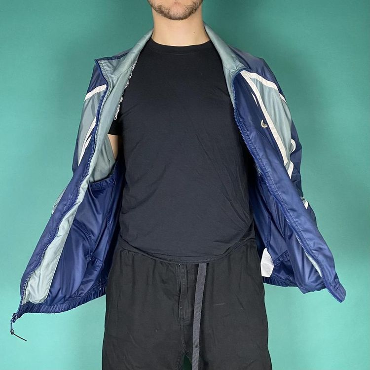 Vintage 90s Nike swoosh track jacket blue. imagen 4