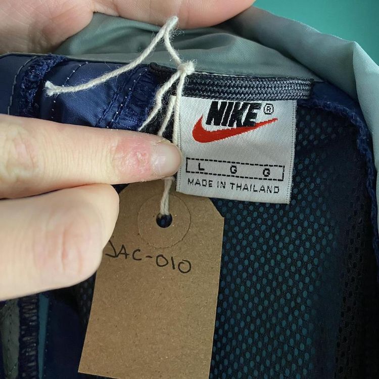 Vintage 90s Nike swoosh track jacket blue. imagen 6