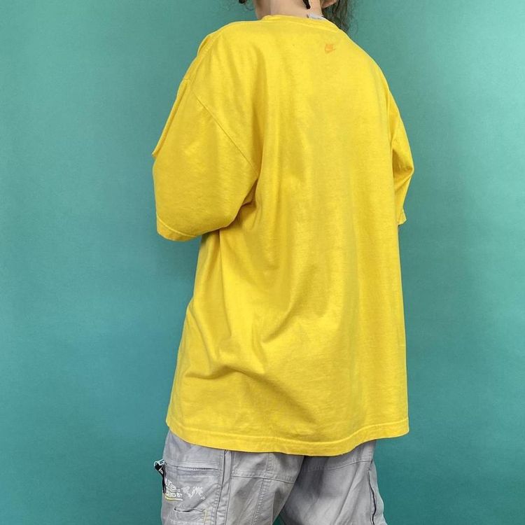 Immagine di Vintage y2k Nike radiohead reference graphic tshirt yellow. 2