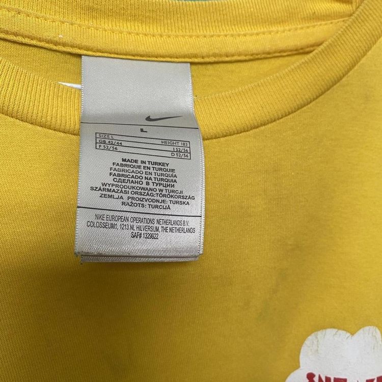 Immagine di Vintage y2k Nike radiohead reference graphic tshirt yellow. 3