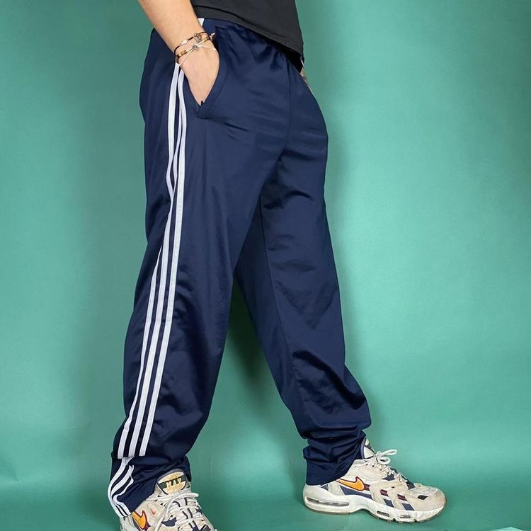 Y2K adidas soft shell joggers tracksuit bottoms navy. imagen 2
