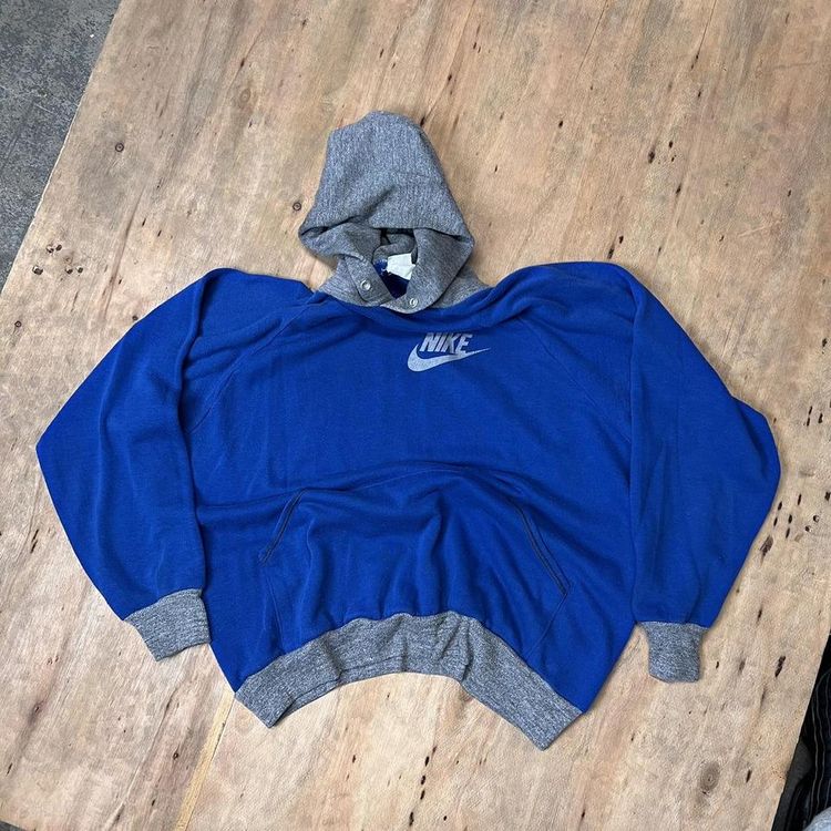RARE Made in USA Nike 1980s Sportswear Hoodie imagen 3