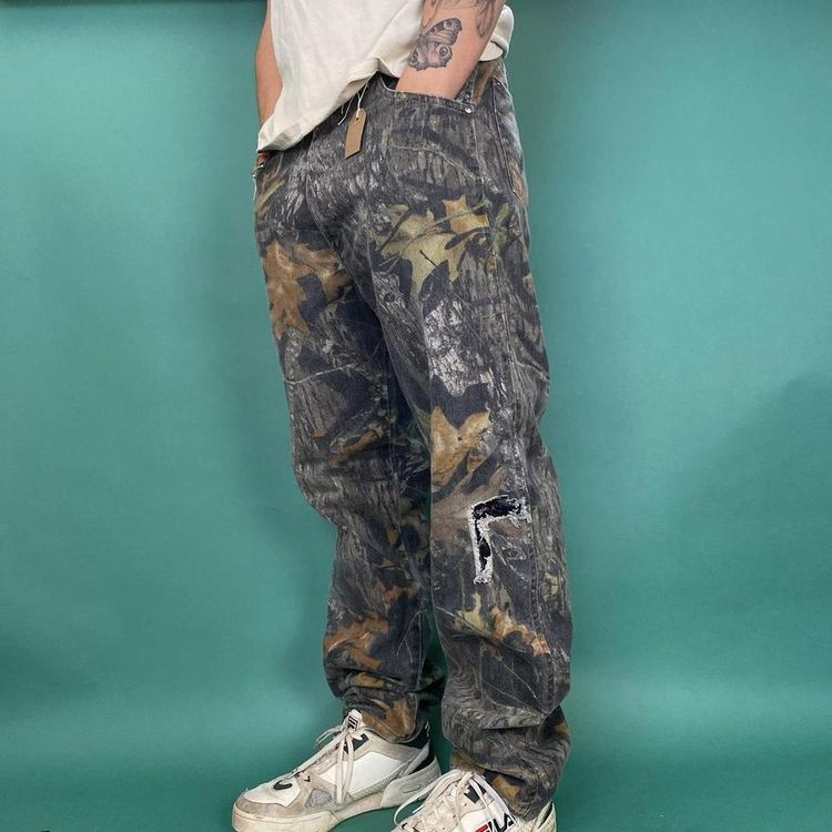 Immagine di Vintage realtree straight legged jeans. 3