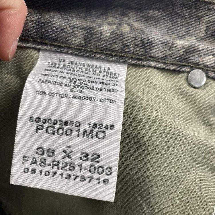 Immagine di Vintage realtree straight legged jeans. 6